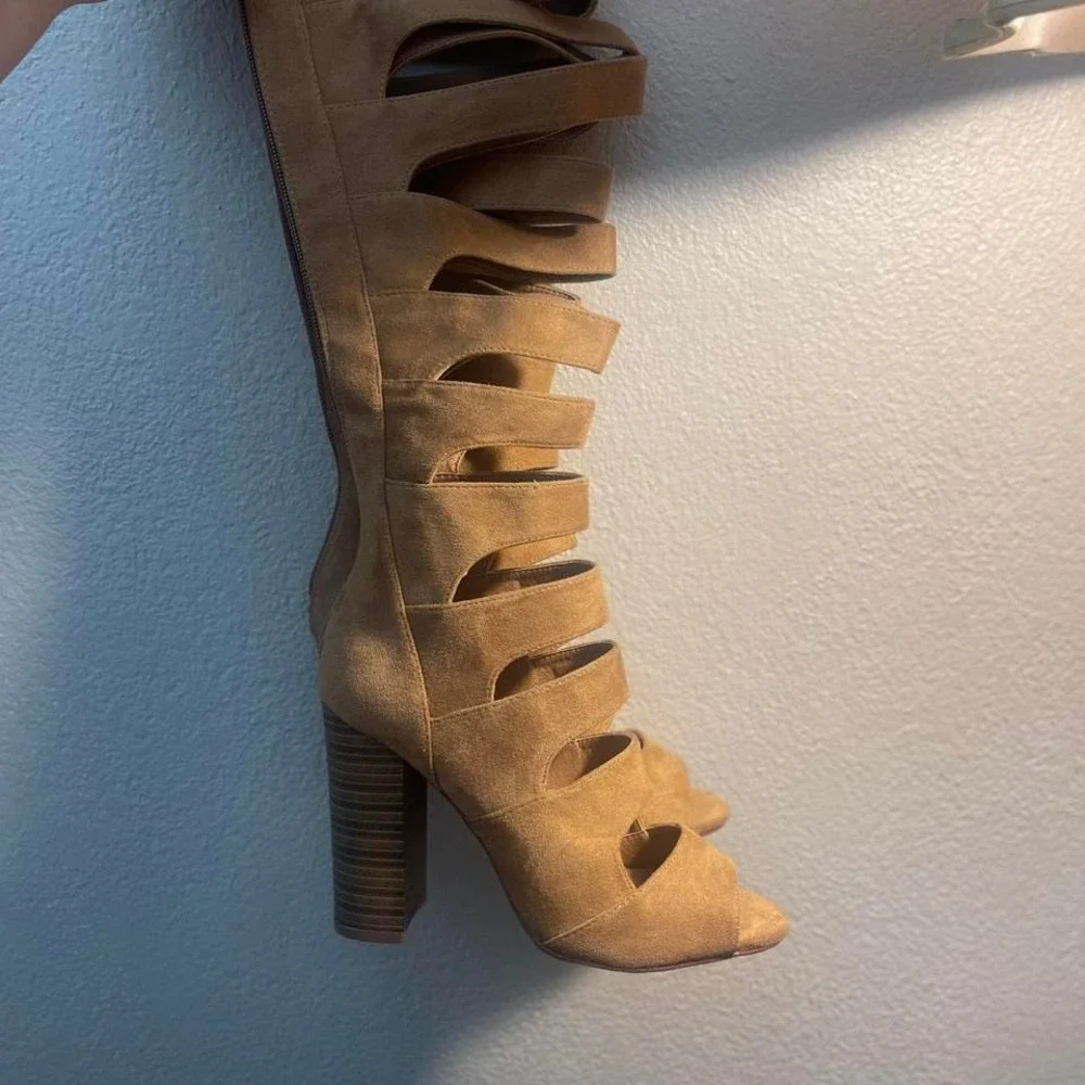 TAN SUEDE Cut Out  GLADIATOR sandal Knee HIGH W Heel Sz 7 Open Toe Boot
